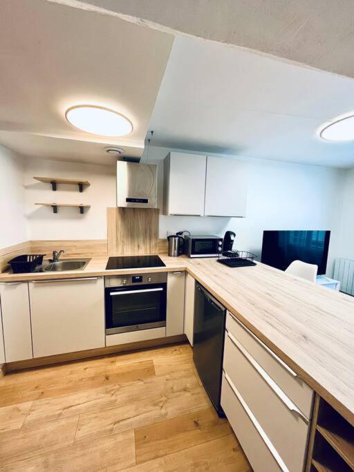 Апартаменты Stylish Studio In The Center Of Senlis Санлис Экстерьер фото